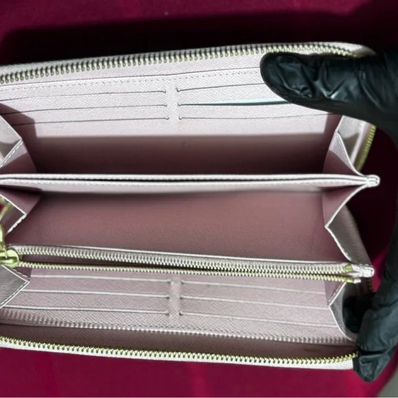 Louis Vuitton Checkered Wallet in White and Gray - Picture 3 of 7